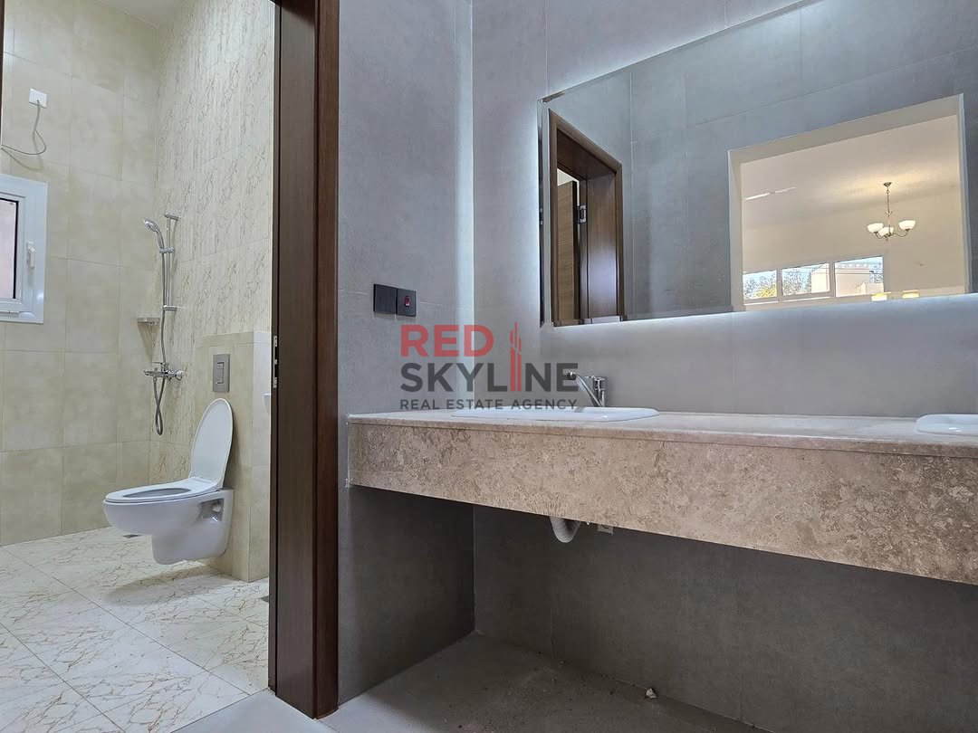 8 Bedroom Villa in Madinat Al Sultan Qaboos - Photo 3