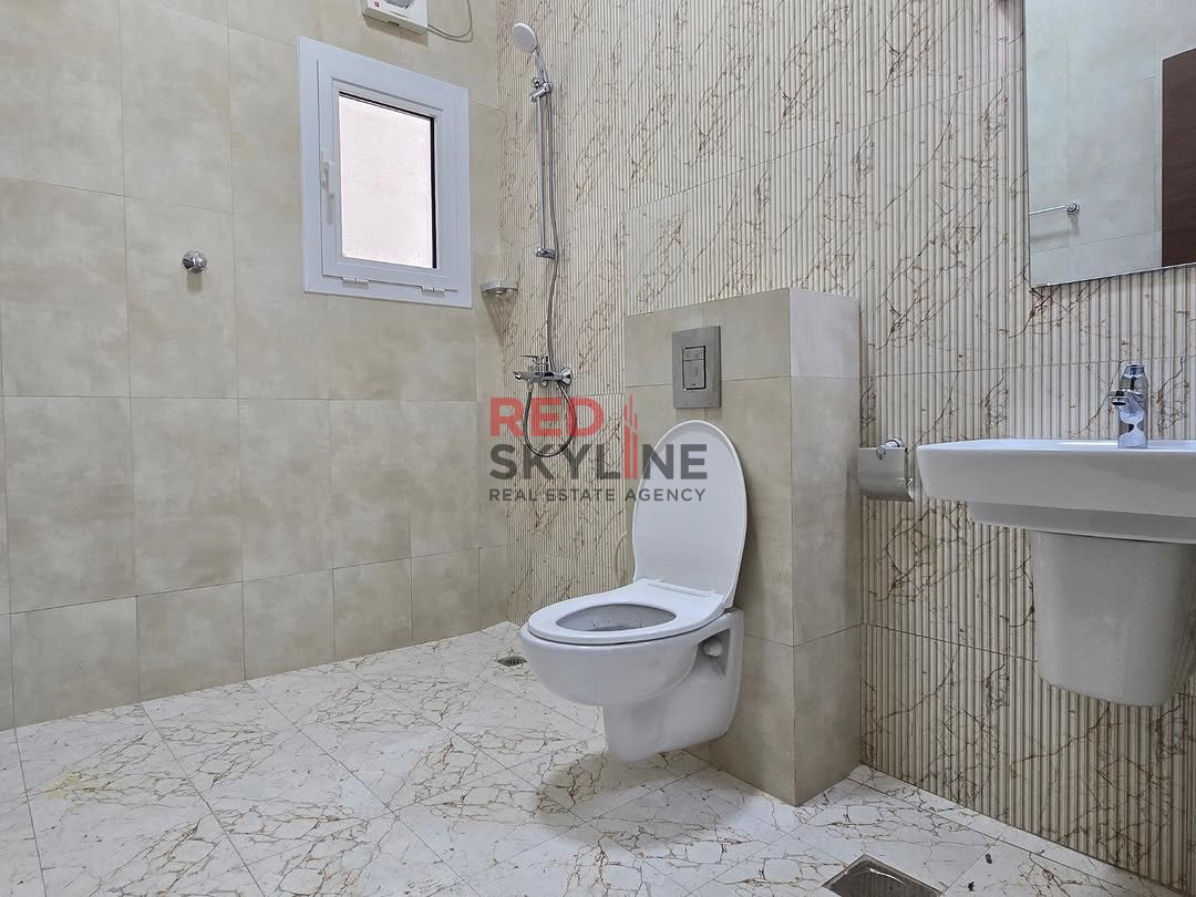 8 Bedroom Villa in Madinat Al Sultan Qaboos - Photo 11