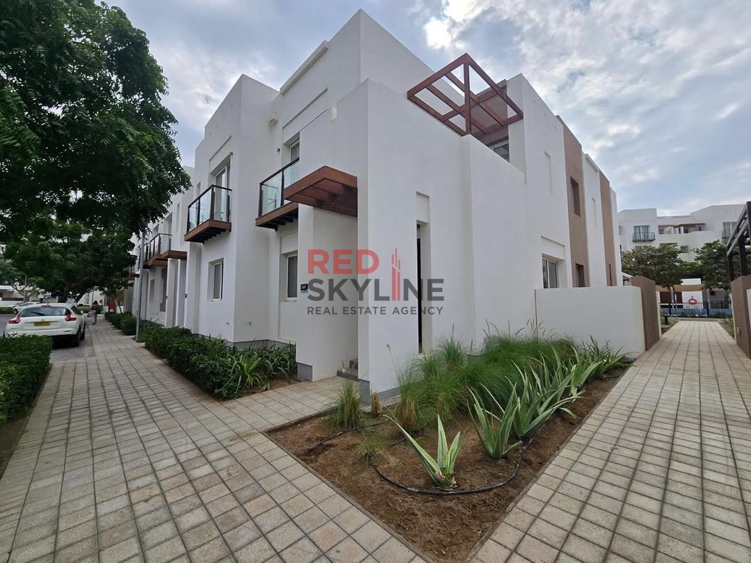 3 Bedroom Townhouse in Muscat - Photo 2
