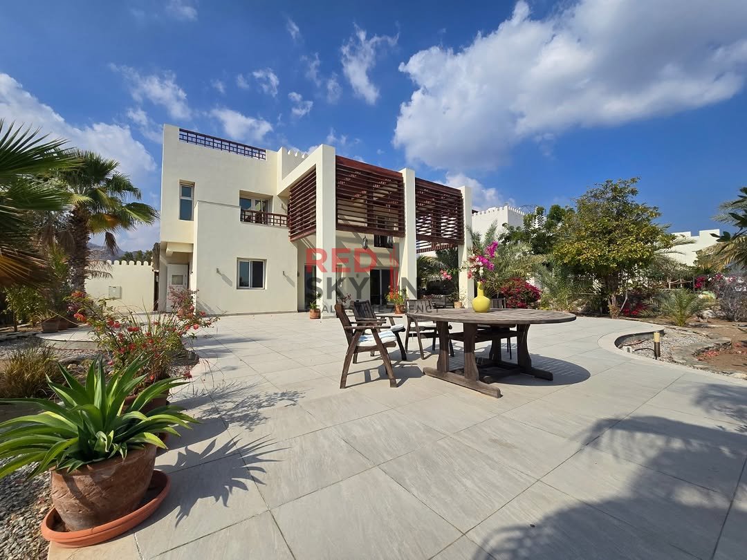 5 Bedroom Villa in Muscat - Photo 2