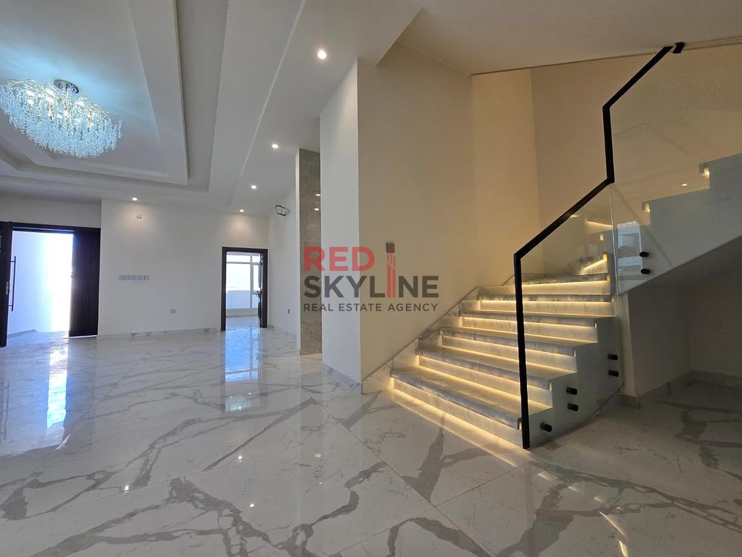 5 Bedroom Villa in Al Khoud - Photo 2