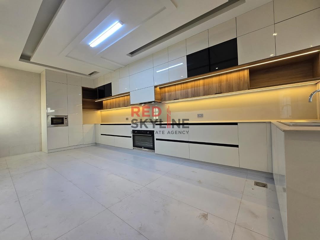 5 Bedroom Villa in Al Khoud - Photo 6