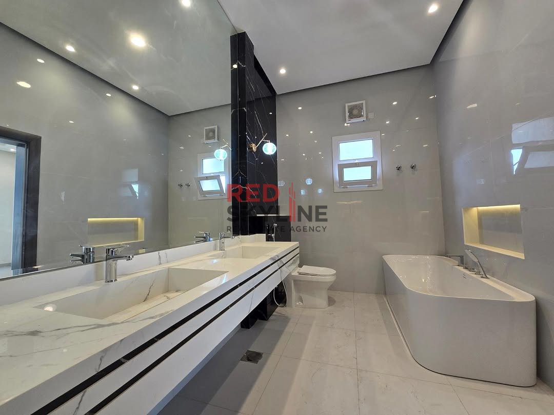 5 Bedroom Villa in Al Khoud - Photo 8