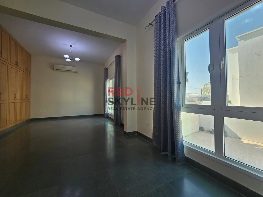 4 Bedroom Townhouse in Muscat - Photo 5