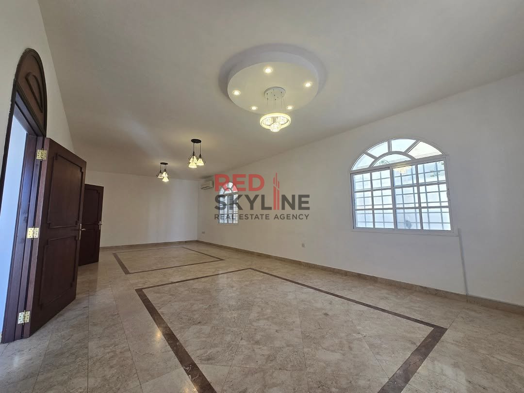 5 Bedroom Villa in Al Khuwair - Photo 3