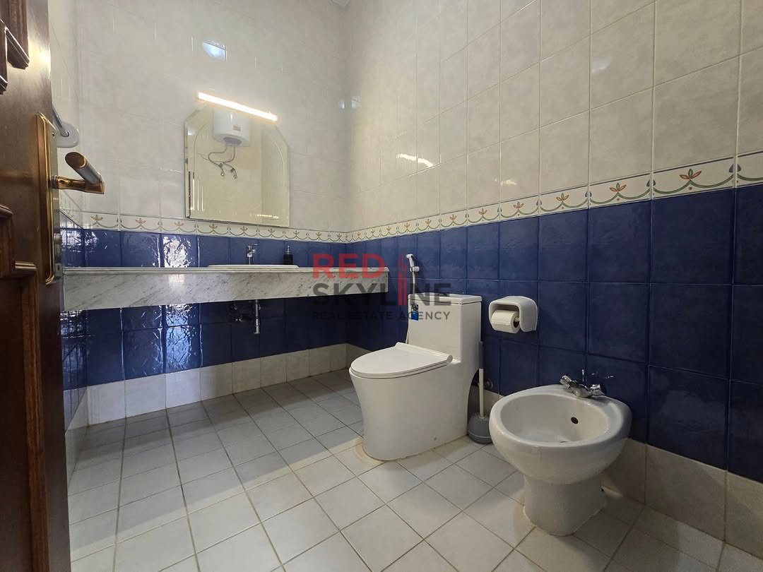 5 Bedroom Villa in Al Khuwair - Photo 6