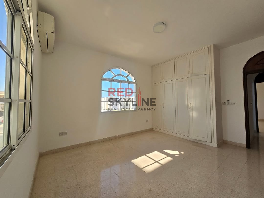 5 Bedroom Villa in Al Khuwair - Photo 8