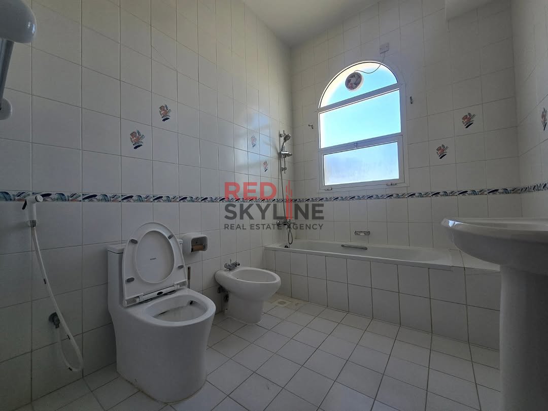 5 Bedroom Villa in Al Khuwair - Photo 9