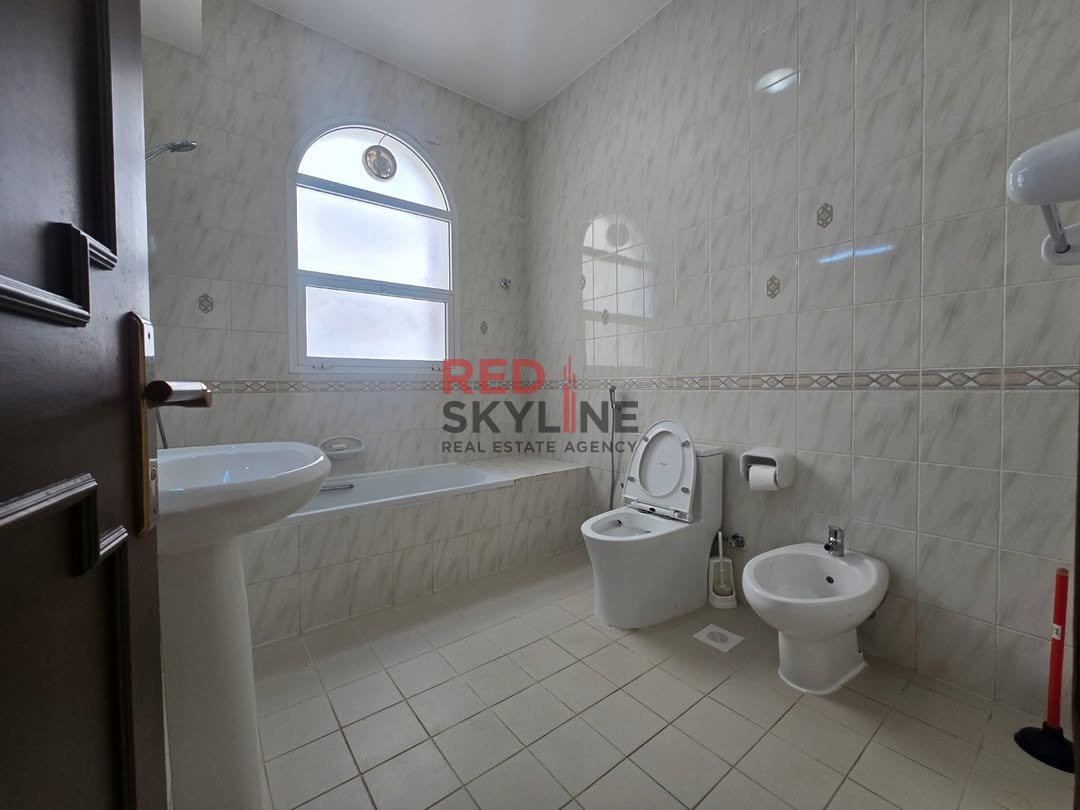 5 Bedroom Villa in Al Khuwair - Photo 12