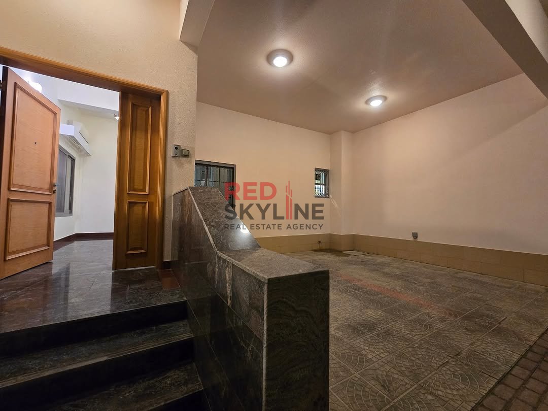 5 Bedroom Villa in Muscat - Photo 2