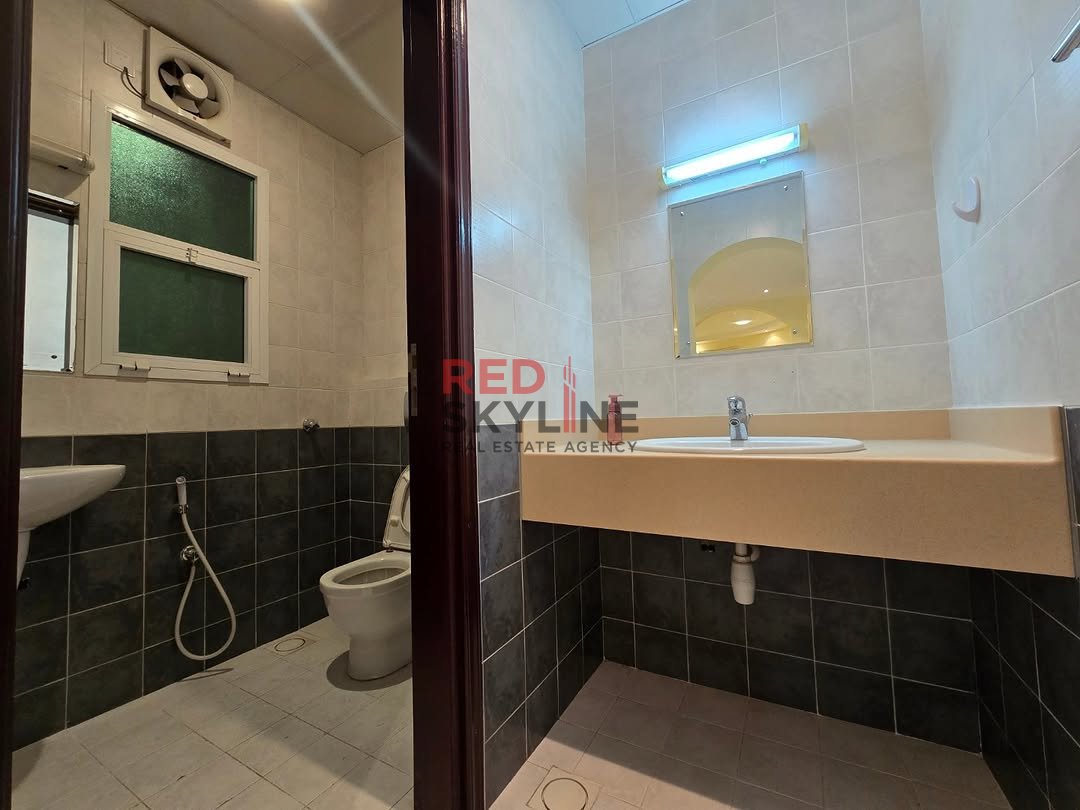 3 BR Villa in Shatti Al Qurum