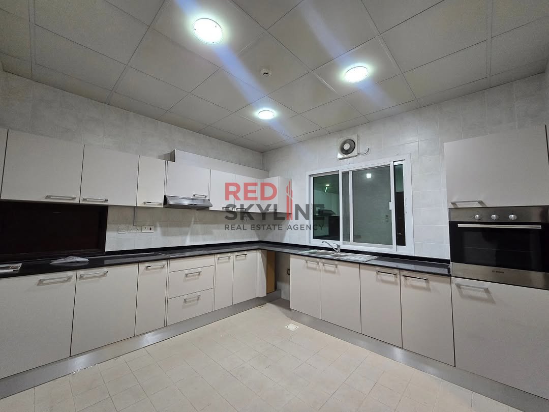 3 Bedroom Villa in Shatti Al Qurum - Photo 3