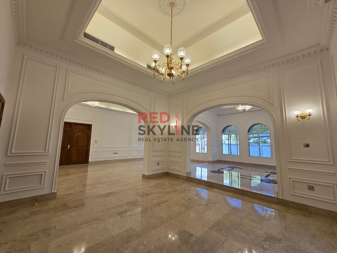 6 Bedroom Villa in Shatti Al Qurum - Photo 2