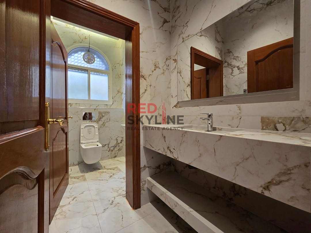 6 Bedroom Villa in Shatti Al Qurum - Photo 5