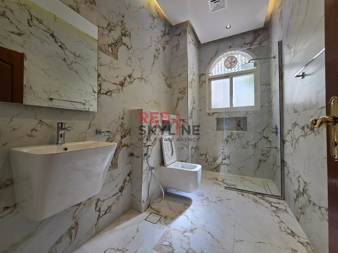 6 Bedroom Villa in Shatti Al Qurum - Photo 7