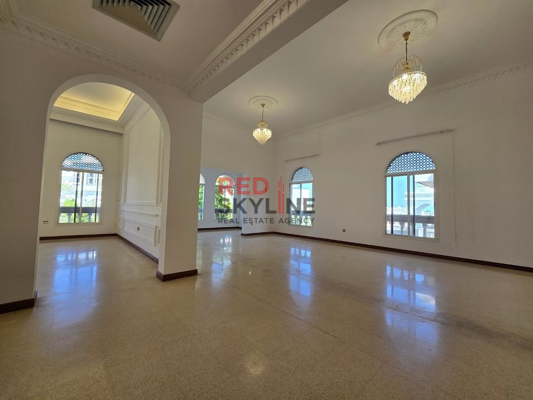 6 Bedroom Villa in Shatti Al Qurum - Photo 12