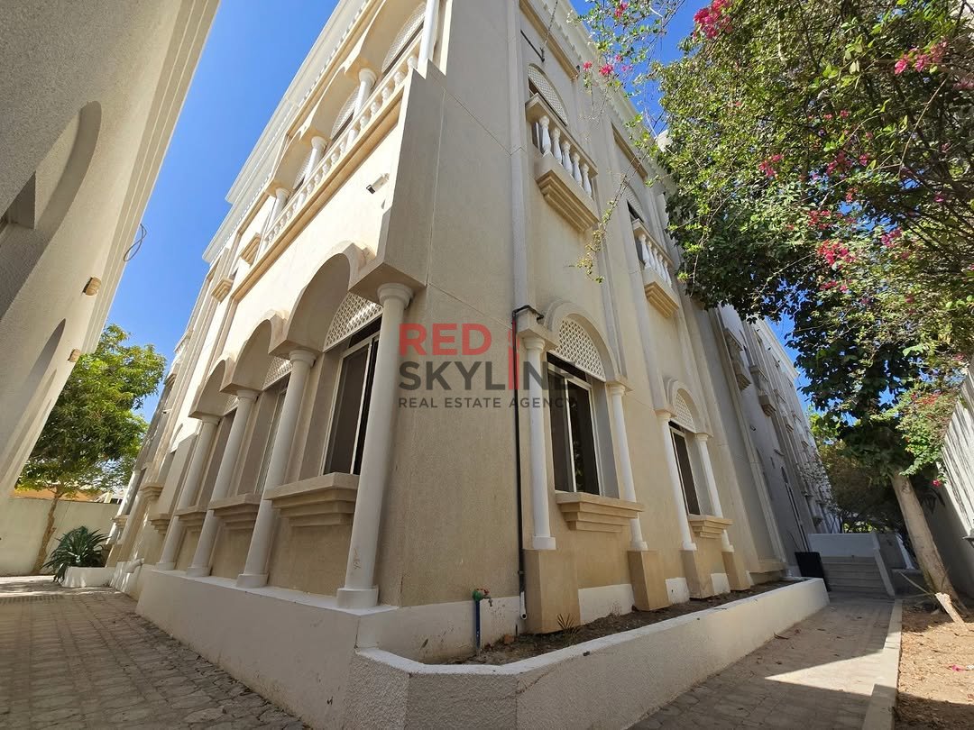 6 Bedroom Villa in Shatti Al Qurum - Photo 19