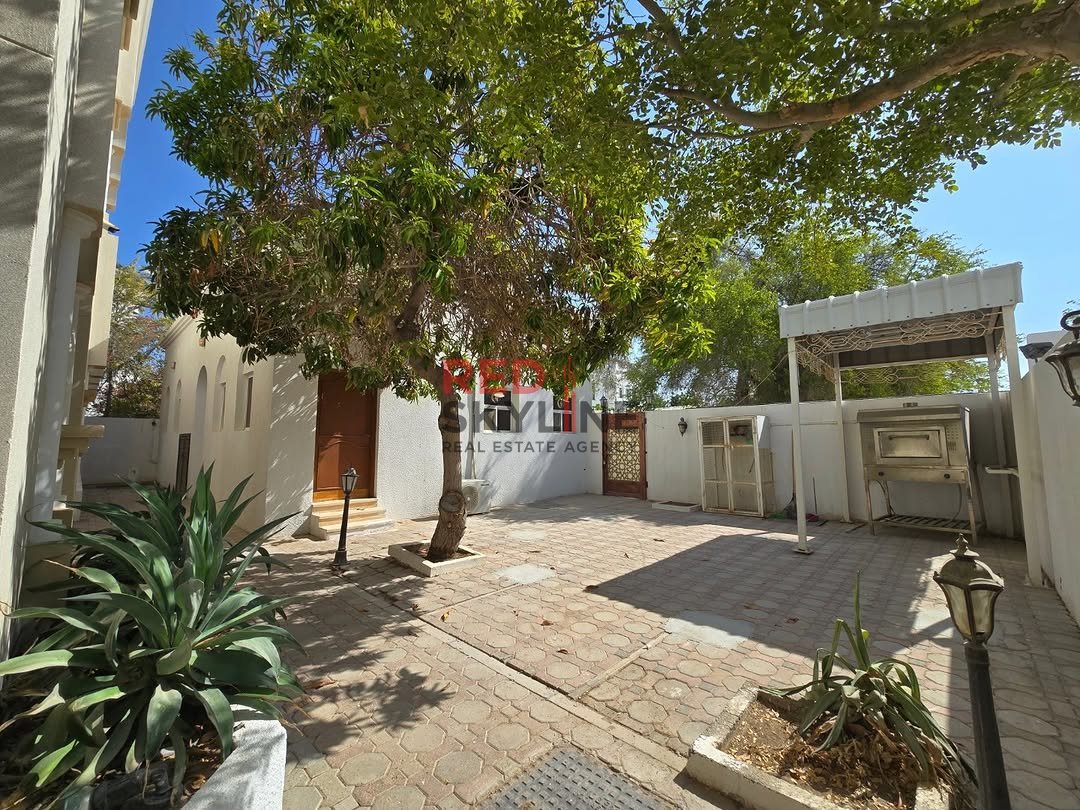 6 Bedroom Villa in Shatti Al Qurum - Photo 20