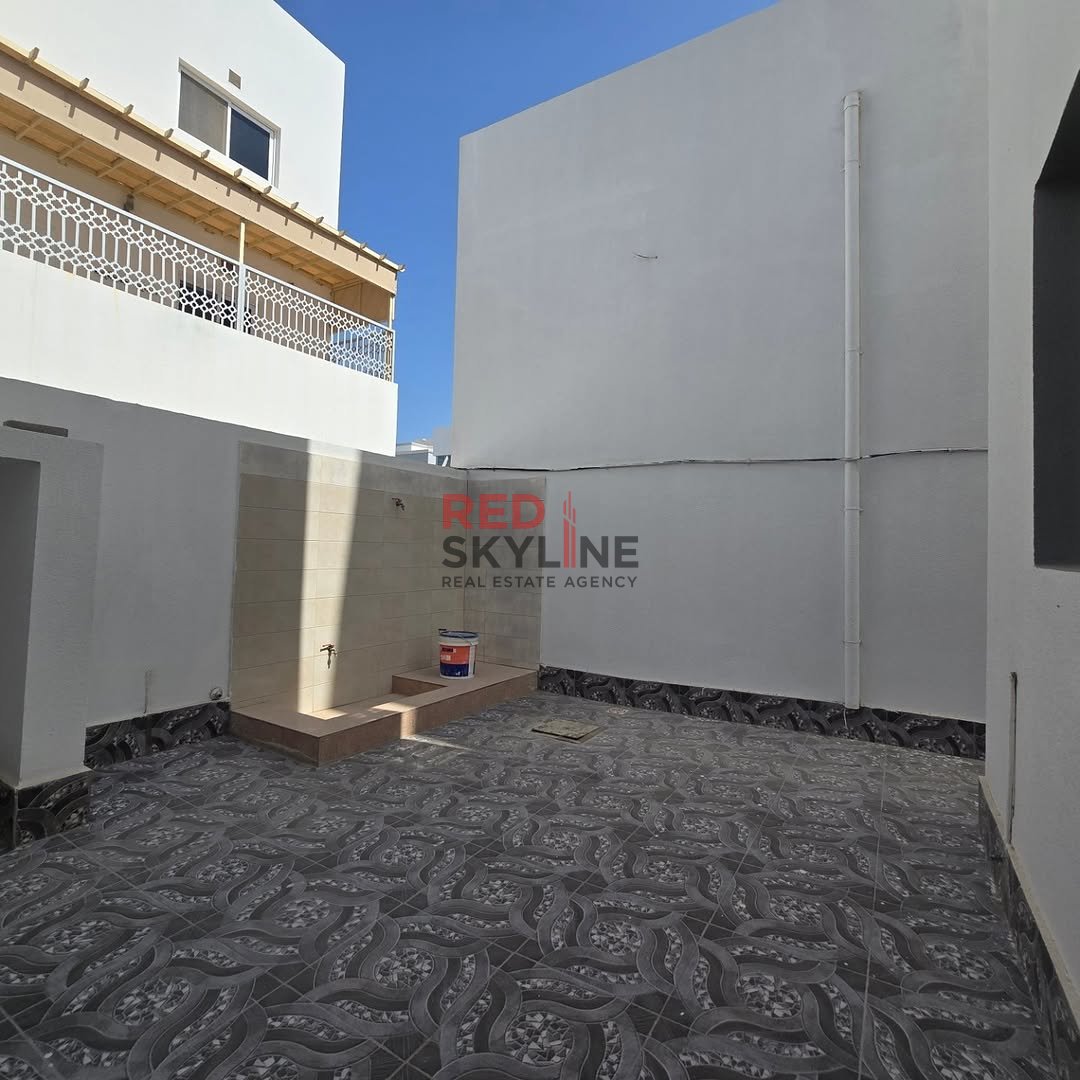 6 Bedroom Villa in Al Khuwair - Photo 9