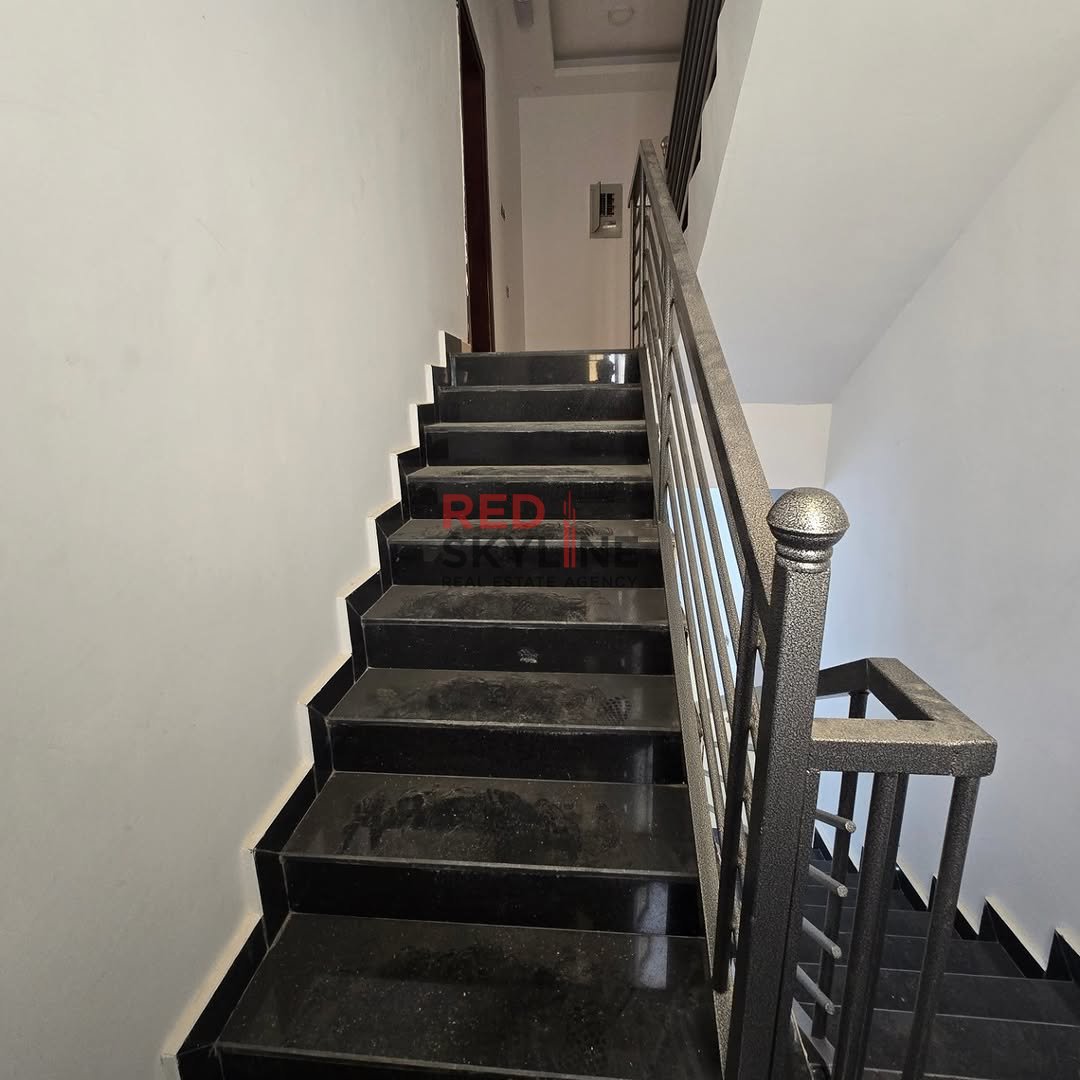 6 Bedroom Villa in Al Khuwair - Photo 10