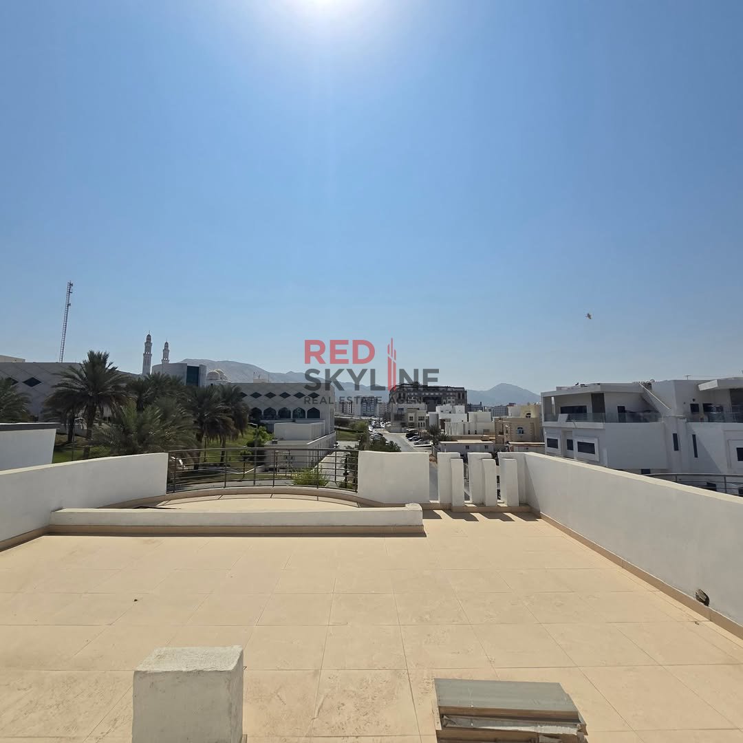 6 Bedroom Villa in Al Khuwair - Photo 17