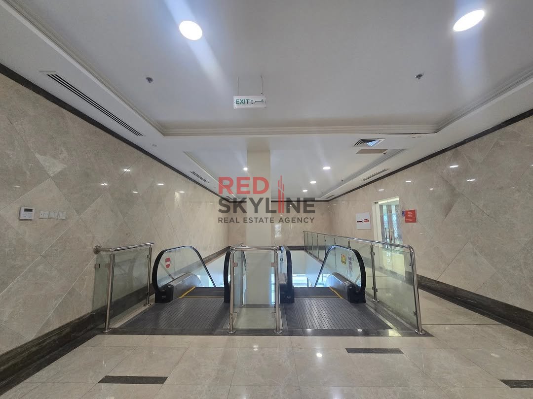 Villa in Al Khuwair - Photo 2