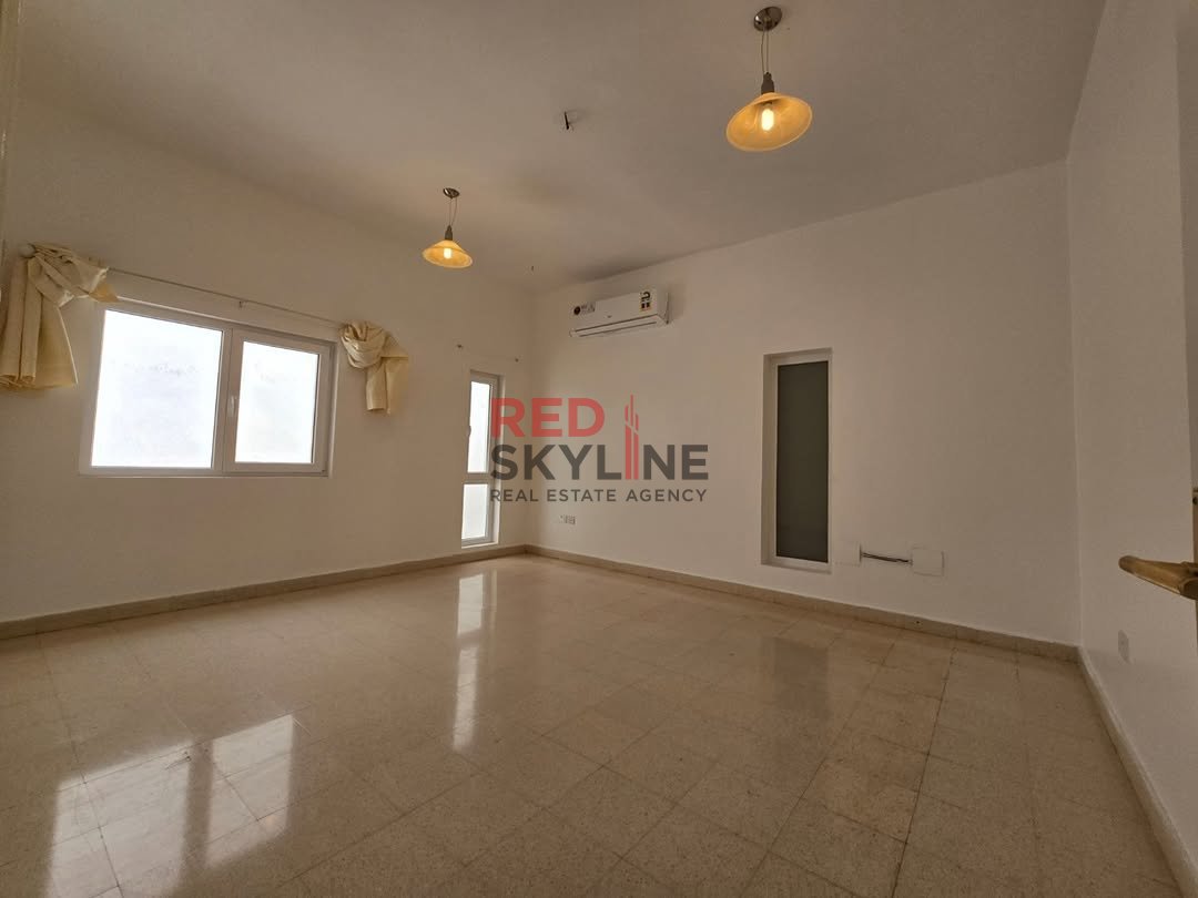 4 Bedroom Villa in Shatti Al Qurum - Photo 11