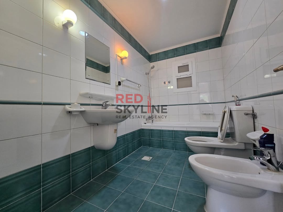 4 Bedroom Villa in Shatti Al Qurum - Photo 12