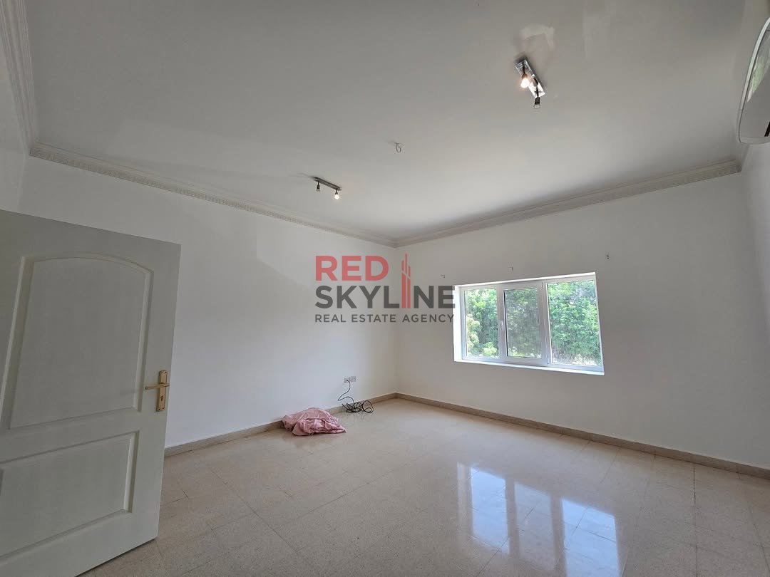 4 Bedroom Villa in Shatti Al Qurum - Photo 13
