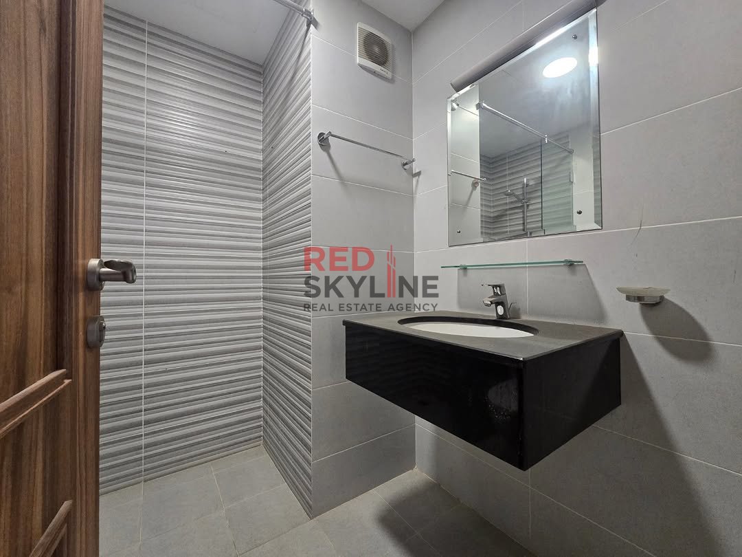 2 Bedroom Apartment in Al Khuwair - Photo 9