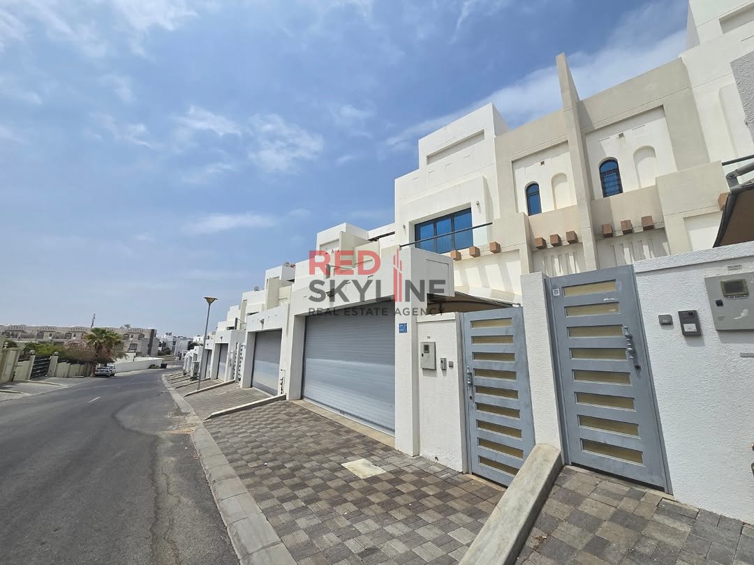 4 Bedroom Townhouse in Muscat