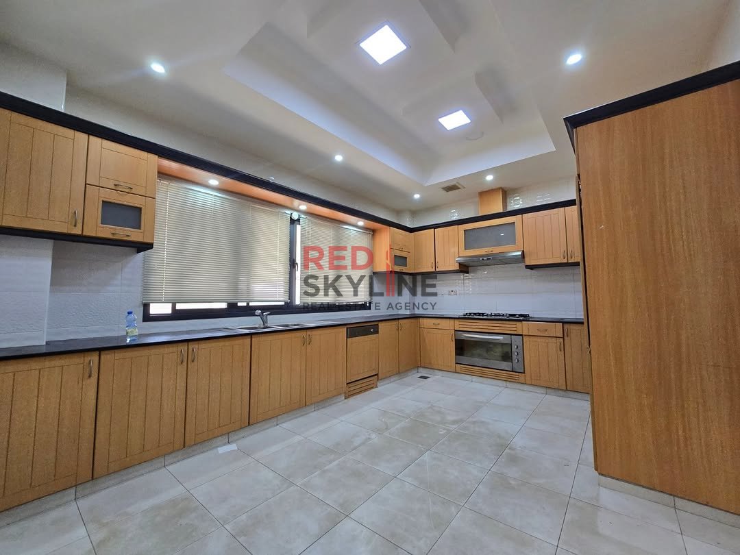 4 Bedroom Townhouse in Muscat - Photo 3