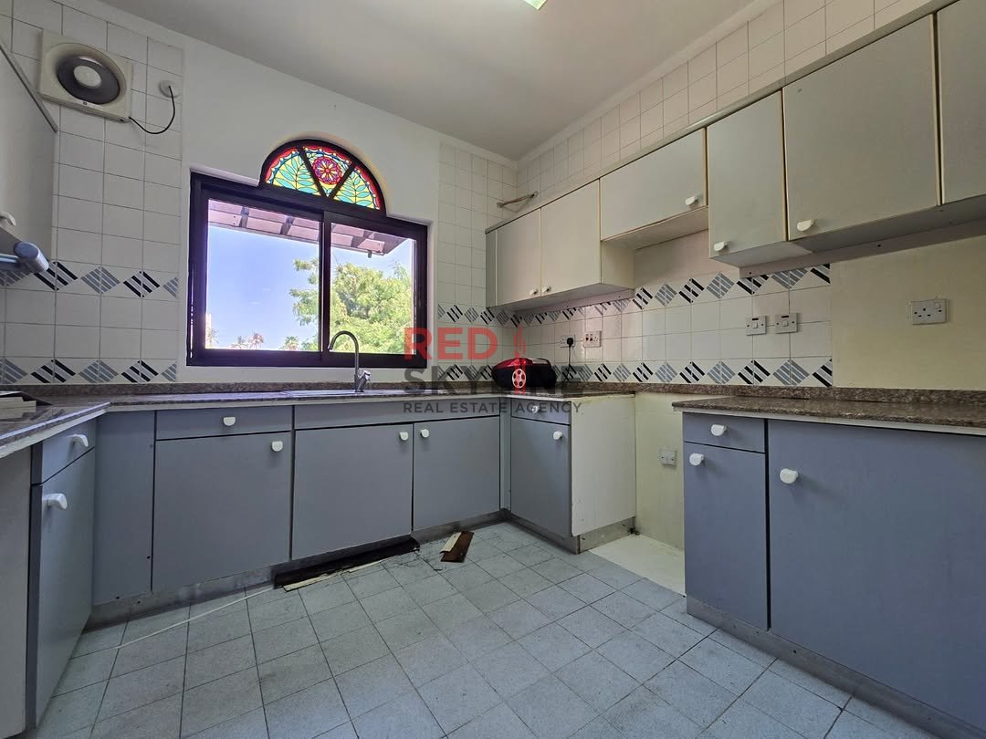 2 Bedroom Apartment in Shatti Al Qurum - Photo 3