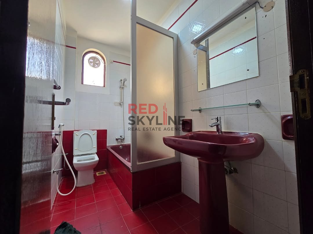 2 Bedroom Apartment in Shatti Al Qurum - Photo 4
