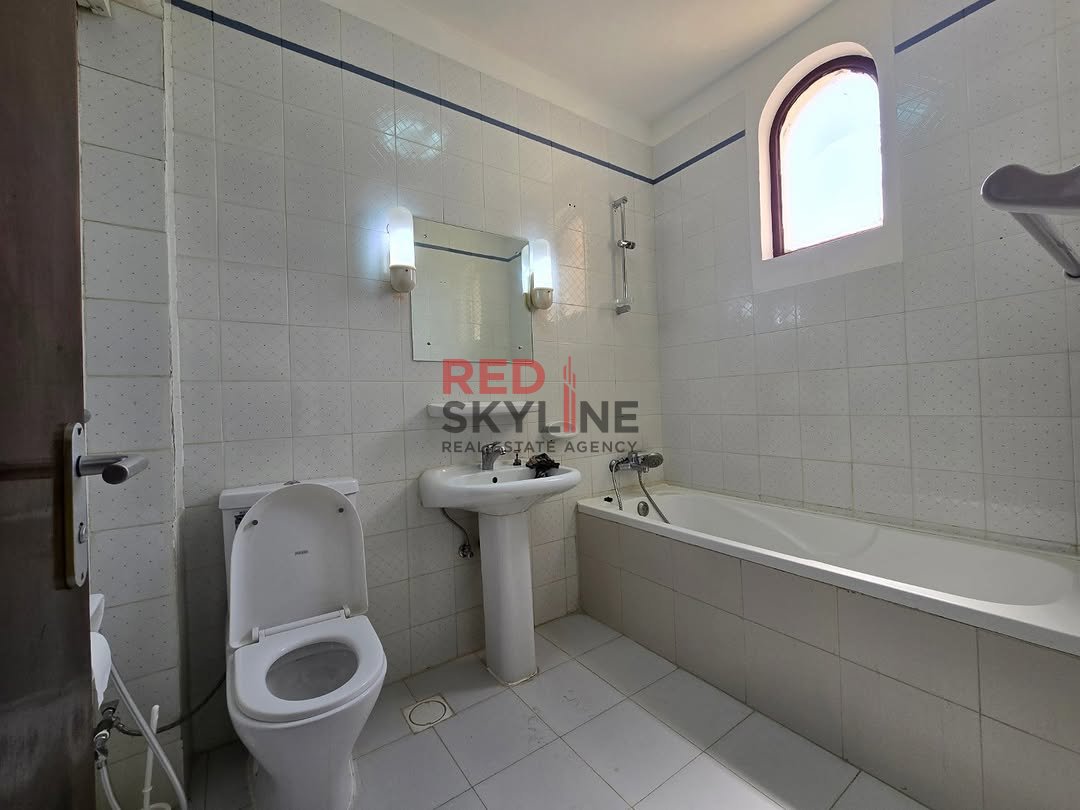 2 Bedroom Apartment in Shatti Al Qurum - Photo 6
