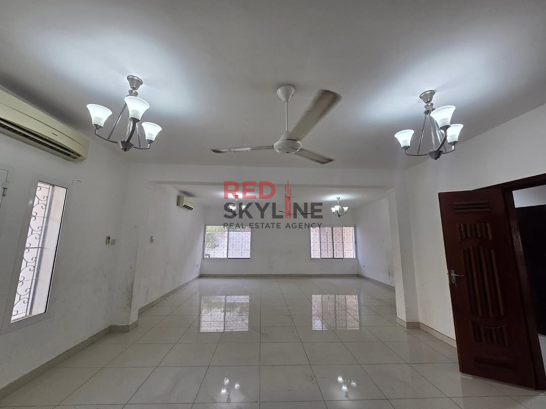 5 Bedroom Villa in Muscat - Photo 3