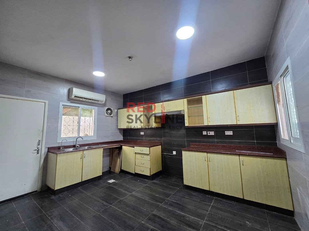 5 Bedroom Villa in Muscat - Photo 4