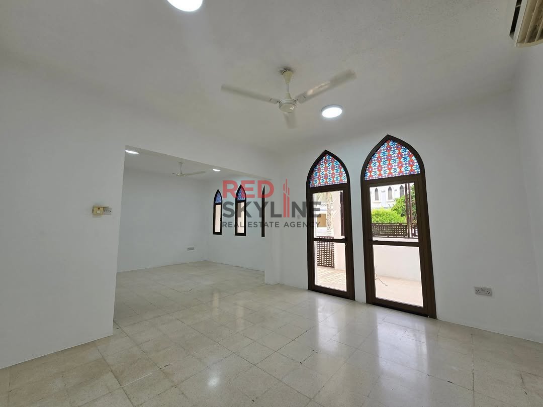 3 Bedroom Townhouse in Shatti Al Qurum - Photo 2