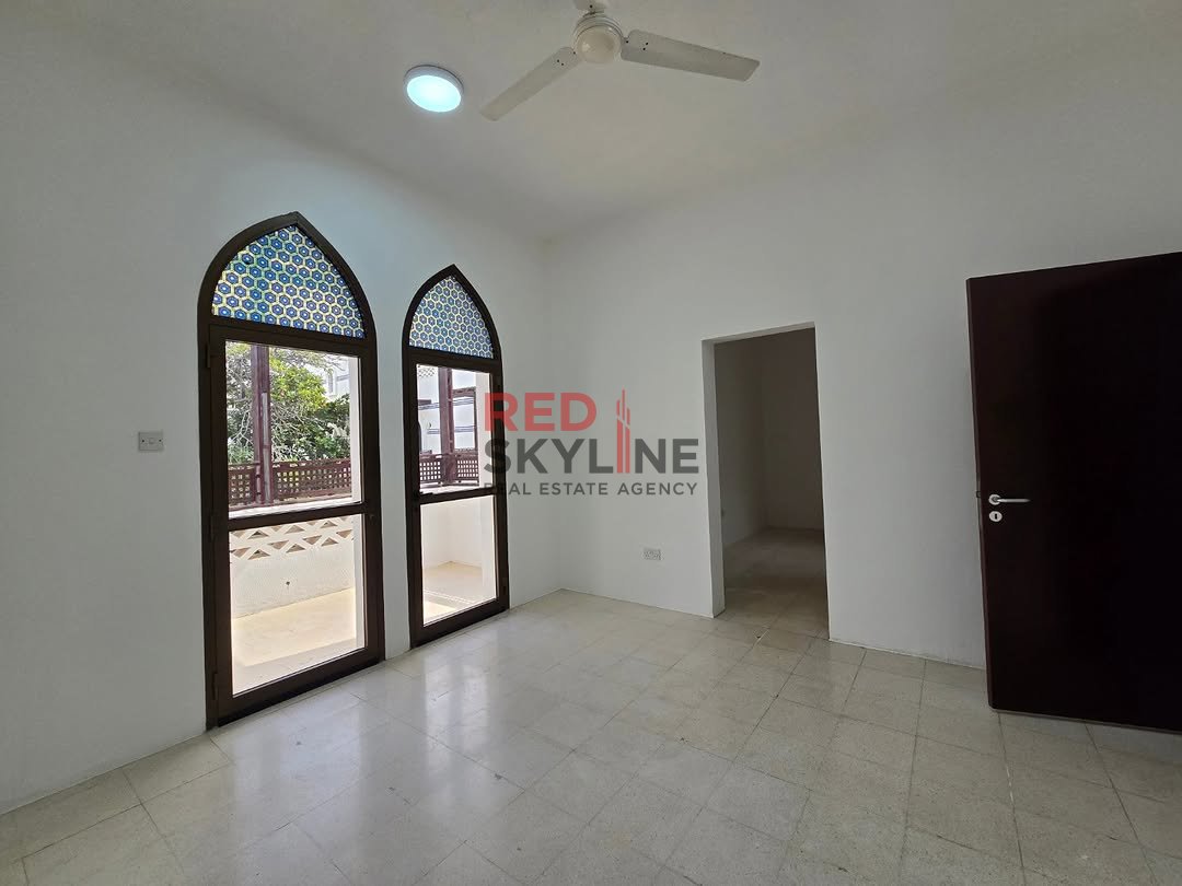 3 Bedroom Townhouse in Shatti Al Qurum - Photo 6