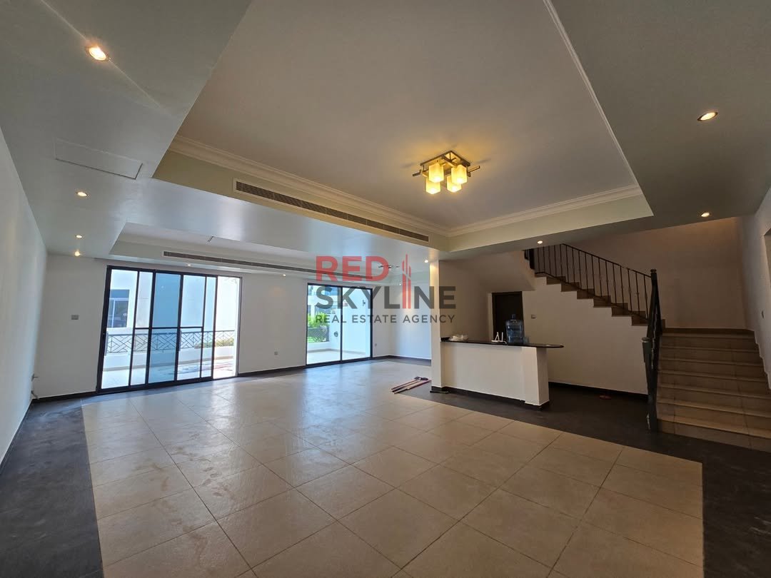 5 Bedroom Villa in Muscat - Photo 2