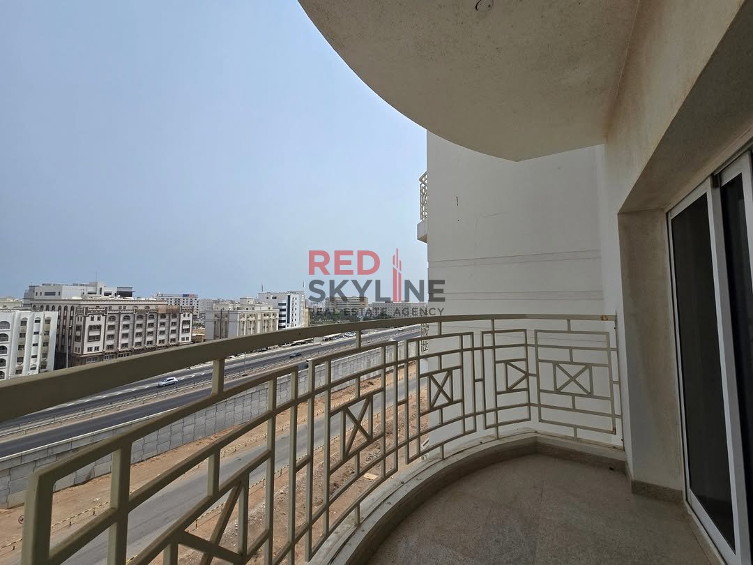 3 Bedroom Apartment in Al Khuwair - Photo 10