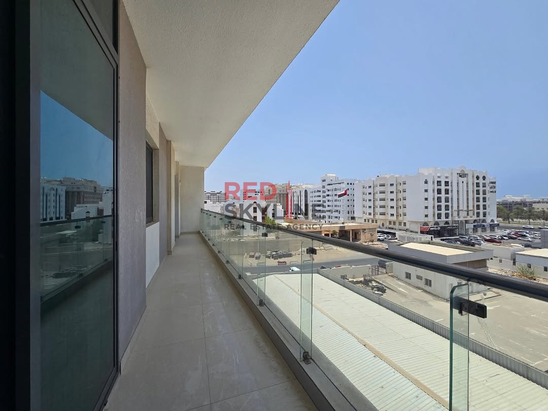 2 Bedroom Apartment in Al Khuwair - Photo 2