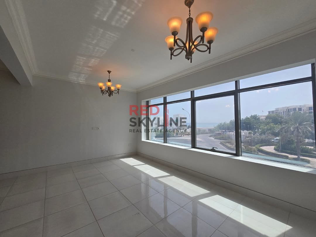 2 Bedroom Apartment in Shatti Al Qurum - Photo 2