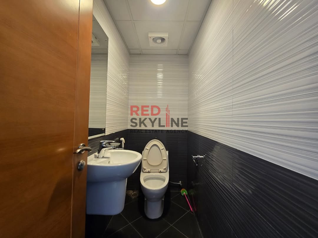 2 Bedroom Apartment in Shatti Al Qurum - Photo 3