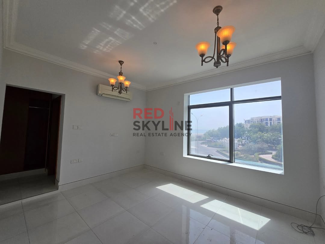 2 Bedroom Apartment in Shatti Al Qurum - Photo 9