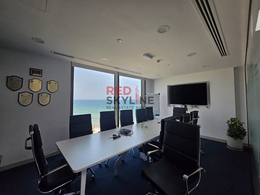 Office in Shatti Al Qurum - Photo 2