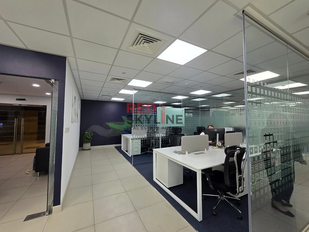 Office in Shatti Al Qurum - Photo 5