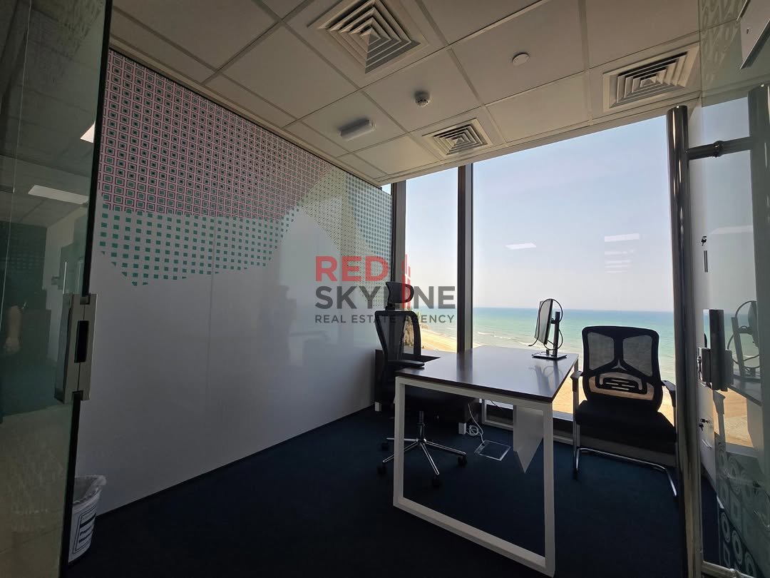 Office in Shatti Al Qurum - Photo 8