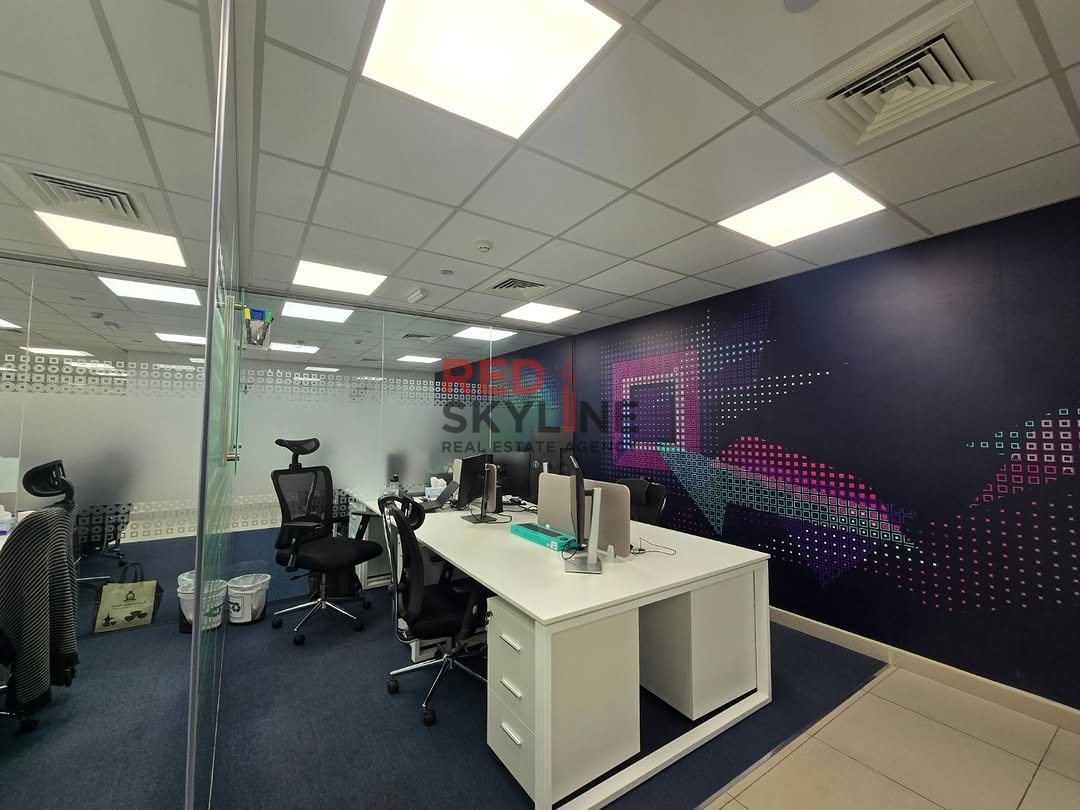 Office in Shatti Al Qurum - Photo 12