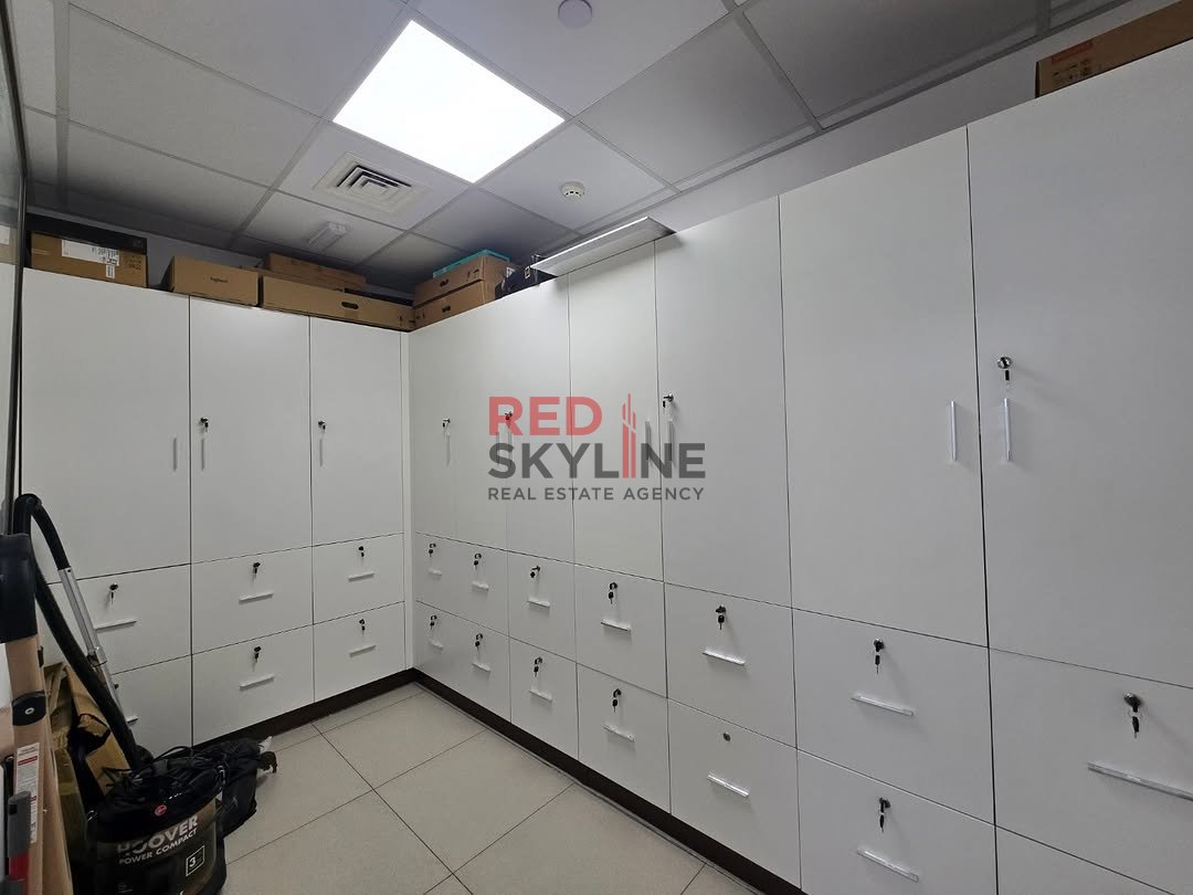 Office in Shatti Al Qurum - Photo 14